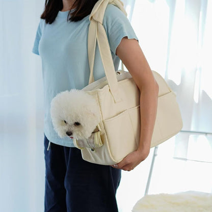sac-de-transport-chien-à-une-epaule-beige-marche